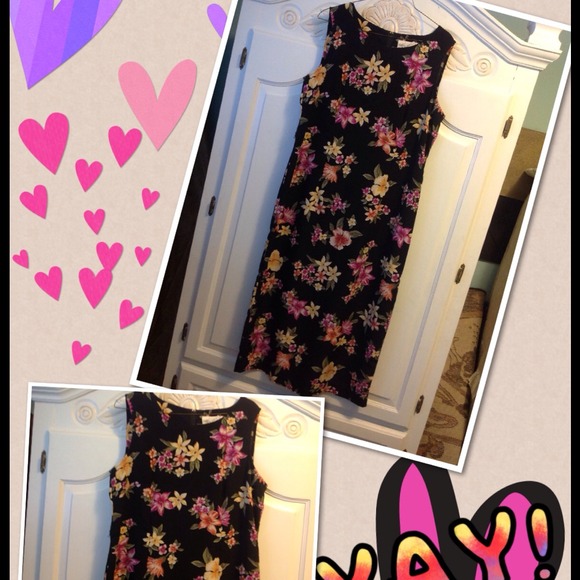 🎉Cali Chic HP 9-10-14 🎉Hawaiian flower dress