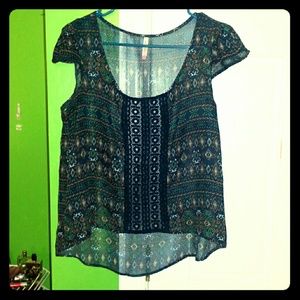 T-shirt/Blouse/Crop-top