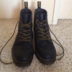 Dr. Martens Luana, black boots