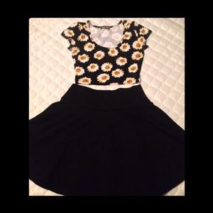 Daisy crop top