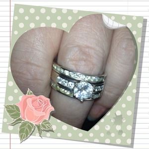 💎Host Pick💎 CZ & Sterling Silver ring set.