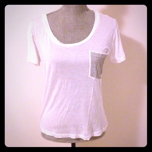 Express T-Shirt with Decorated Pocket