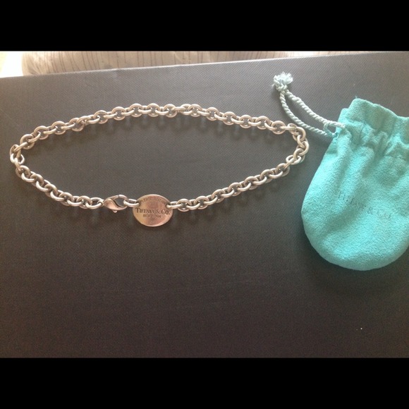 Return to Tiffany oval tag necklace