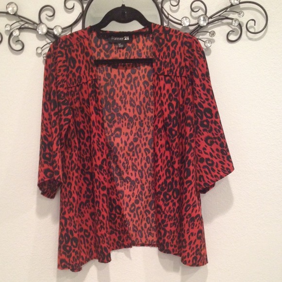 Black and red leopard top!