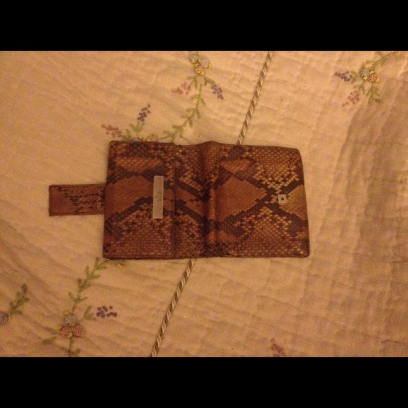 Gucci snake skin wallet extra pics