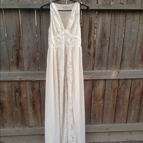 Wedding dress. New without tags. Mod cloth