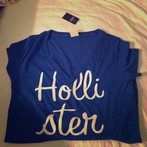 Hollister v neck shirt