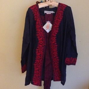 Navy color wool short jacket.