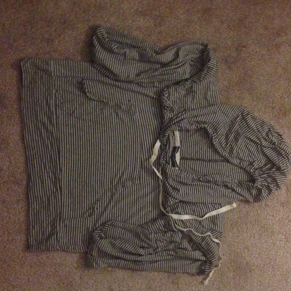 Brandy melville striped super sift hoddie😍😍