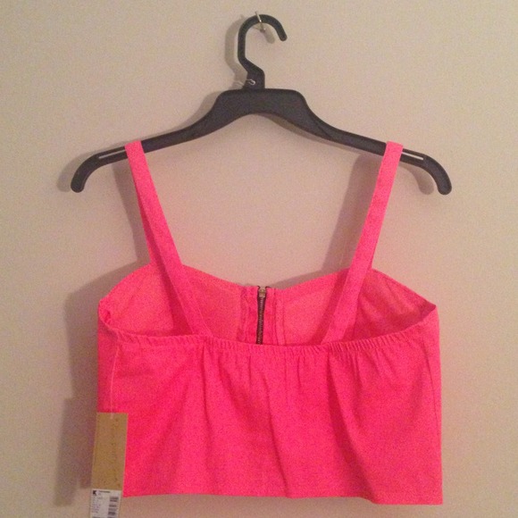 Neon Pink Bandeau Crop - Picture 2 of 3