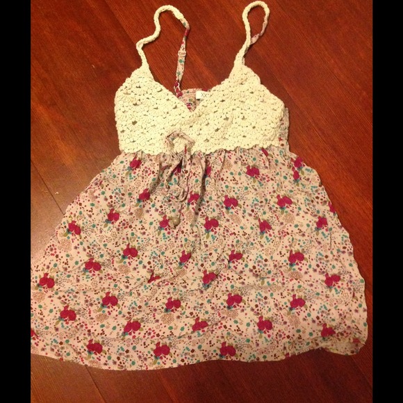 Forever21 crochet spaghetti top