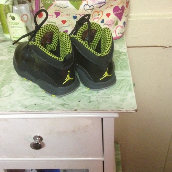 🚫SOLD🚫Air Jordan's toddler - Picture 2 of 4