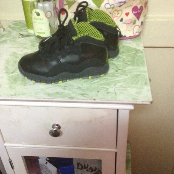 🚫SOLD🚫Air Jordan's toddler - Picture 3 of 4
