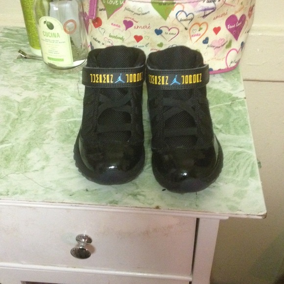 🚫SOLD🚫 Toddler air Jordan's - Picture 3 of 4