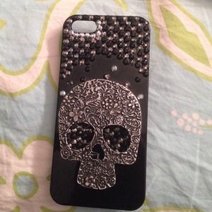 iPhone 5 skull case
