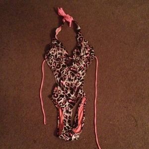 Cheetah print backless sidles 1 piece bathingsuit