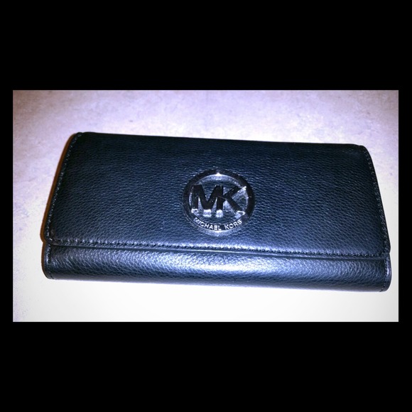Micheal kors authentic black wallet