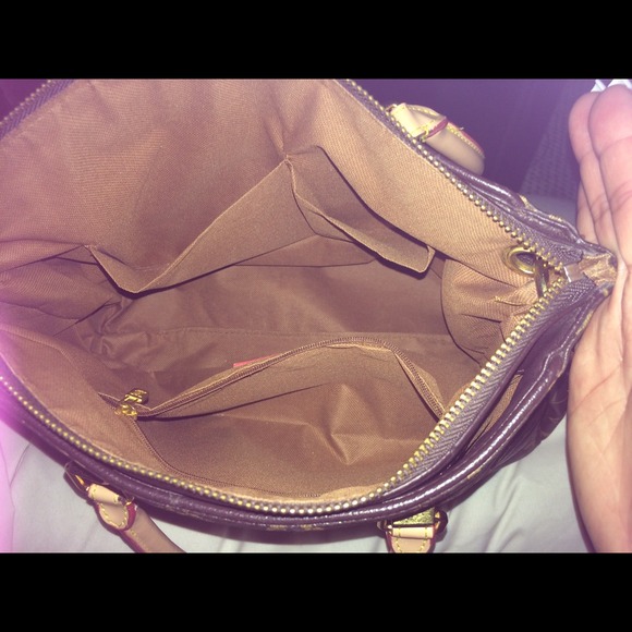 Lv purse and wallet