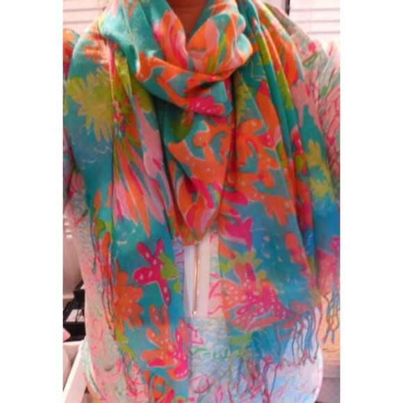 🌴SALE🌴NWT Lilly Scarf Trippin and Sippin