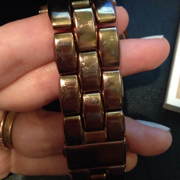 Michael Kors Rose Gold Watch - Picture 3 of 4