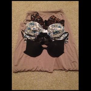 Bundle 🎉 @Misasmiles Skirt & 2 bustiers FREE Bra