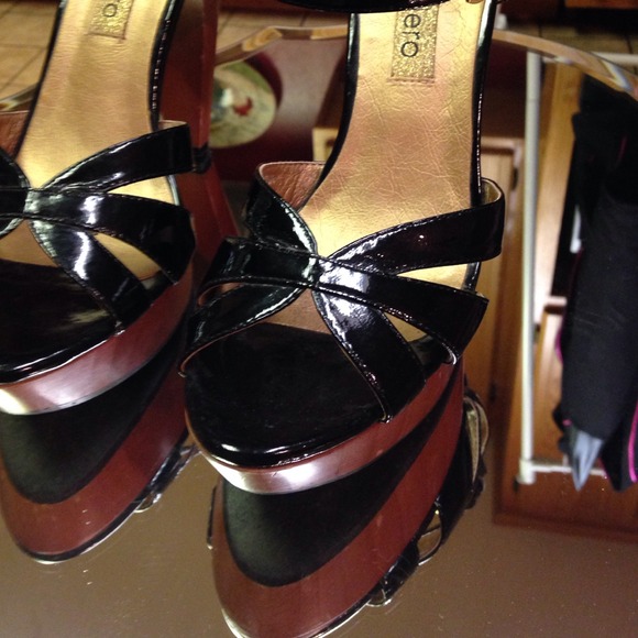 Shoes - Picture 3 of 3