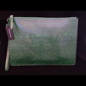 Banana Republic Sophia green leather clutch.