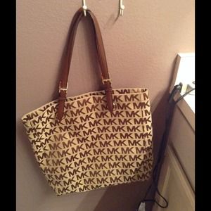 Micheal Kors tote bag