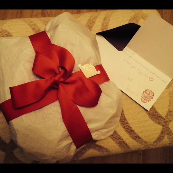 First Item Sold on Poshmark <3