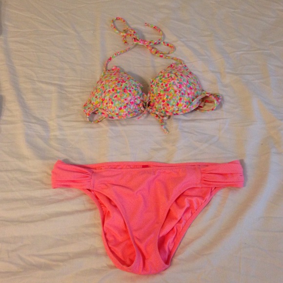 VS bikini