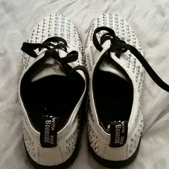 DR MARTENS