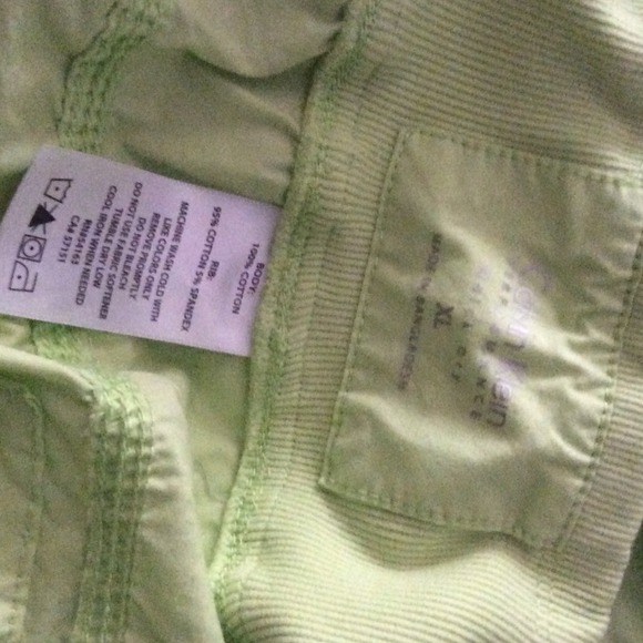 Calvin Klein cargo capris that can turn into pants - Picture 2 of 3