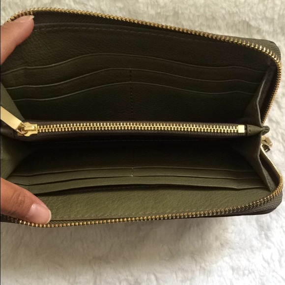 💐Tory Burch Clara Zip Continental Wallet💐 - Picture 3 of 4