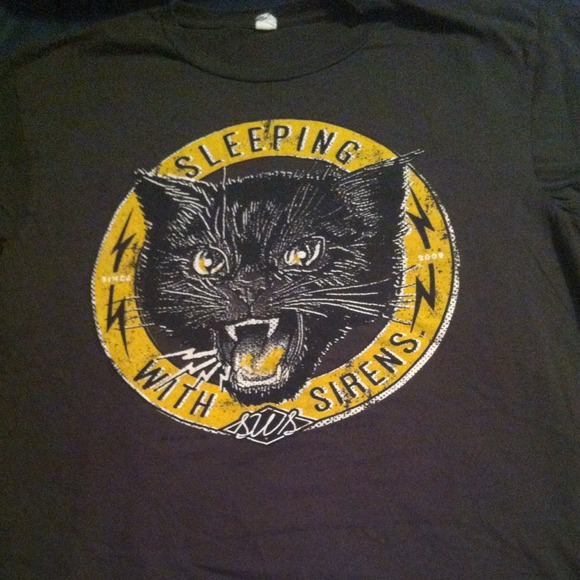 Sleeping With Sirens band tee