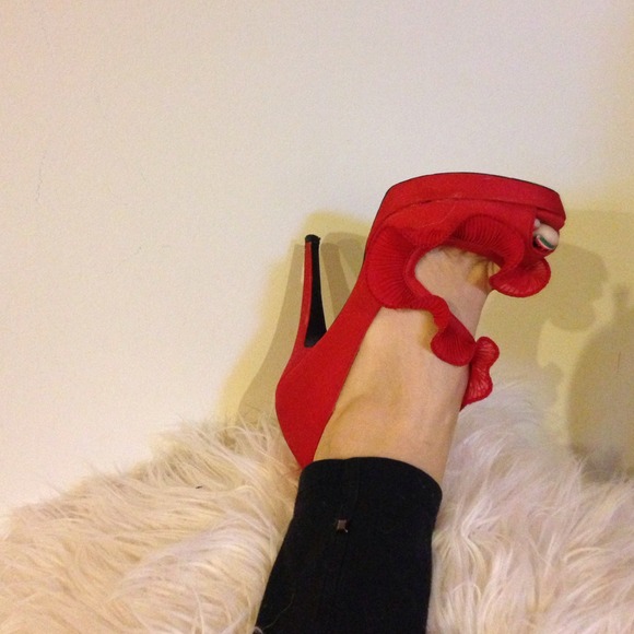 Stunning styling Bakers heels to posh around in! - Picture 2 of 3