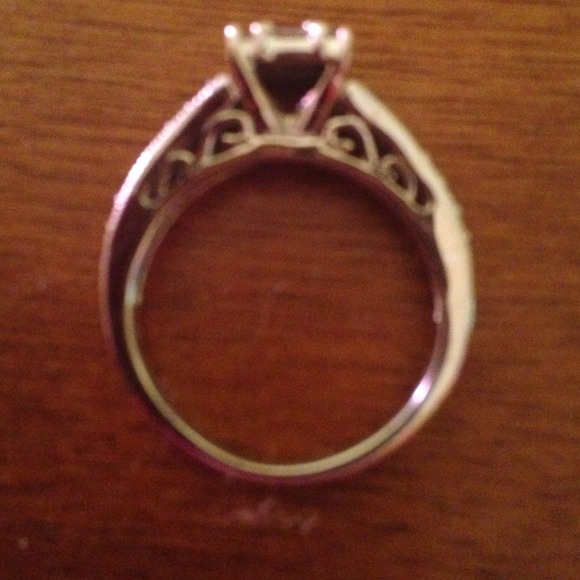 1/2 carat T.W. Diamond white gold engagement ring - Picture 2 of 3