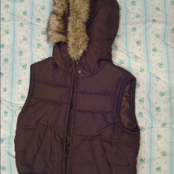 Aeropostale down vest