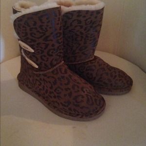 Leopard bear paw ankle ugh boots 🚫sold🚫