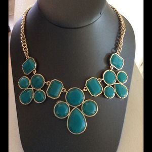 New statement necklace and earring set
