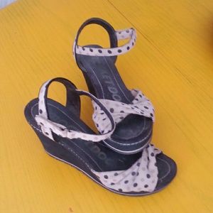Fun wedges