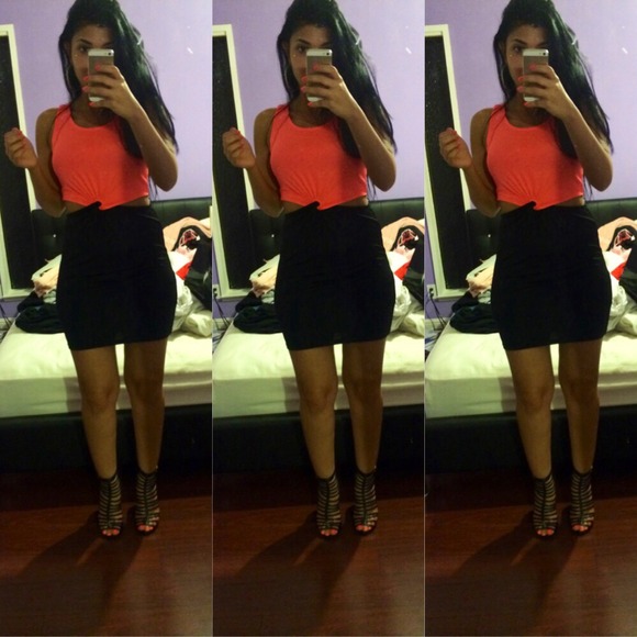 Cute dress with side cuts