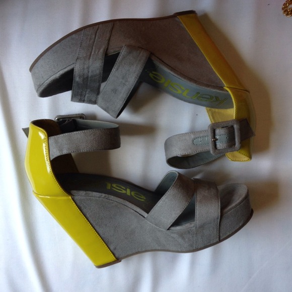 Kensie Lime Green and Grey Platform Sandals - Picture 1 of 3