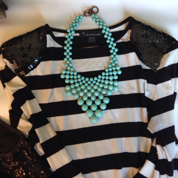 Bead Necklace Bundle! Baby pink and blue! - Picture 3 of 4