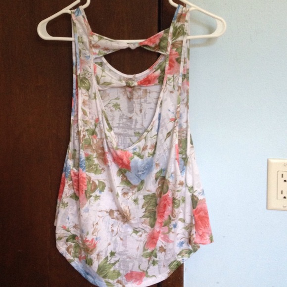 Floral top - Picture 3 of 3