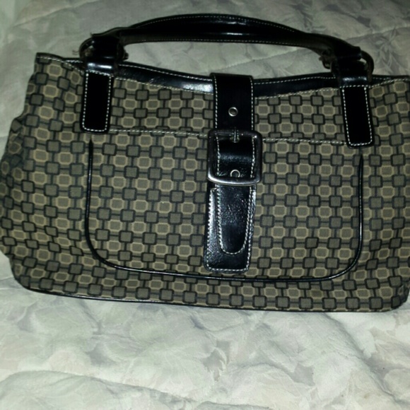 Nine West - Picture 2 of 4