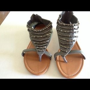 DARK GREY VERY BLINGED SANDALS...🌻