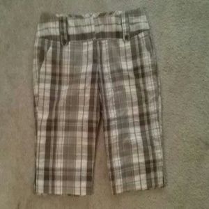 Charlotte Russe capris