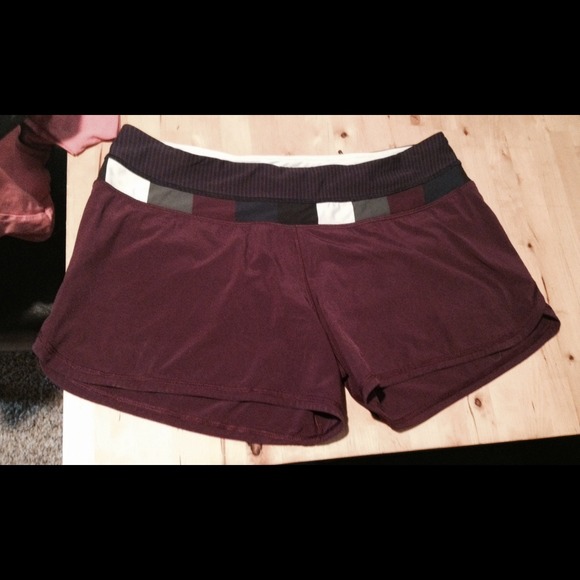 Lululemon Groovy run short
