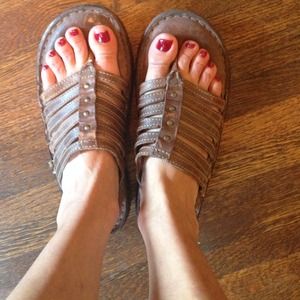 Born distressed leather flip flops