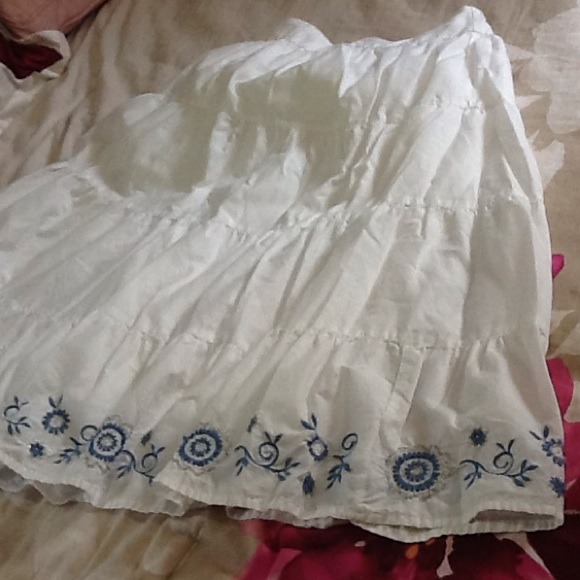 SALE!!!! Gap ruffled skirt sparkle & detail - Picture 2 of 4